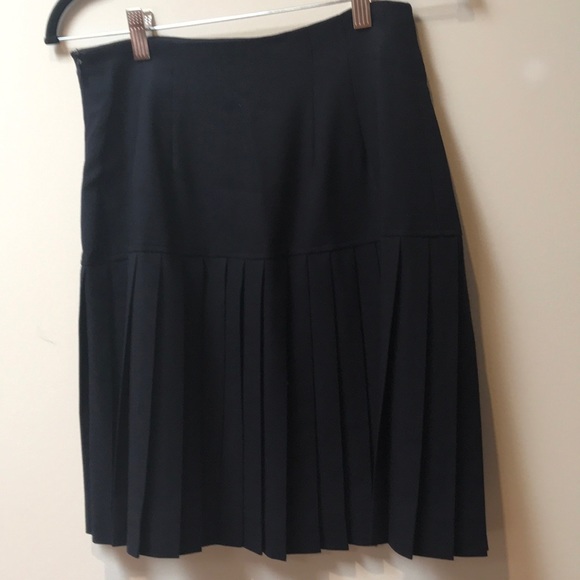 Skirt - Picture 3 of 4